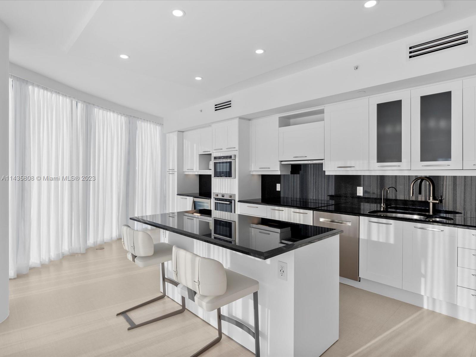 LAS OLAS RIVER HOUSE COND - Residential