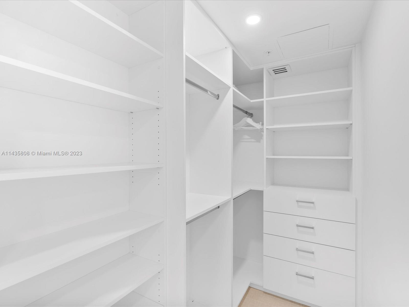 LAS OLAS RIVER HOUSE COND - Residential