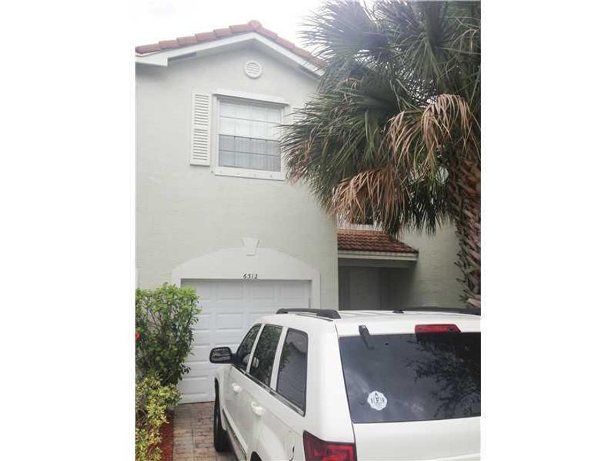 COME LIVE IN A LOVELY, CLEAN & COZY NEW TOWNHOUSE THATS READY FOR MOVE IN! 2006 CONSTRUCTION WITH ALL THE BELLS & WHISTLES THIS IS A LOVELY UNIT, CLOSE TO MAJOR HIGHWAYS, BANKS AND GREAT SHOPPING PLAZAS. RIGHT IN THE HEART OF TAMARAC. DONT MISS OUT!