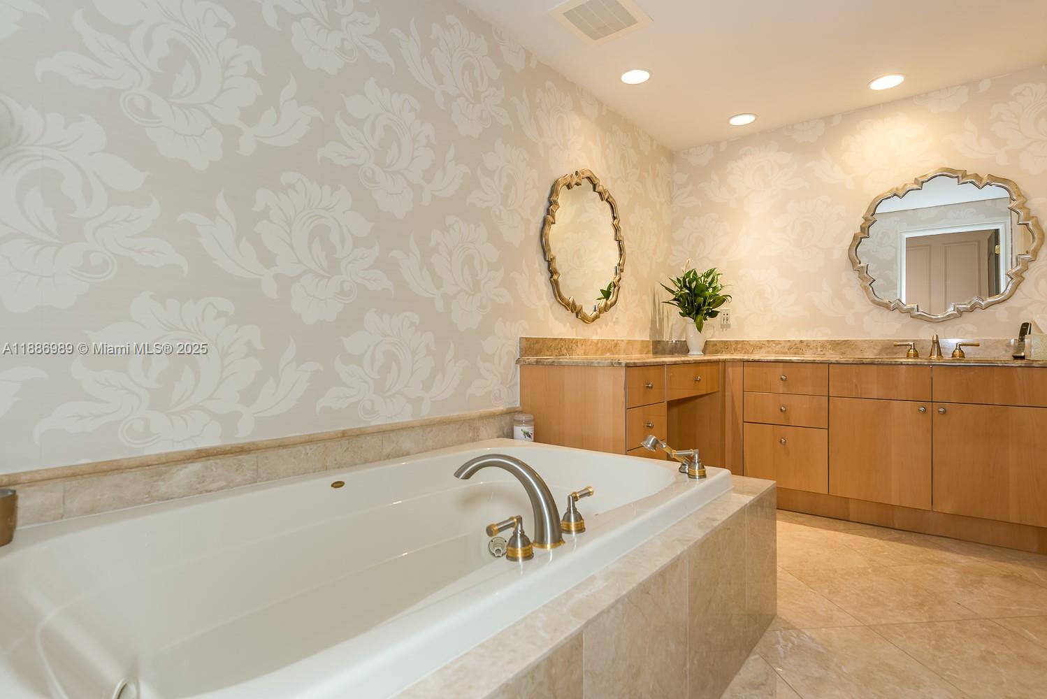 VILLAS OF POSITANO CONDO - Residential Lease