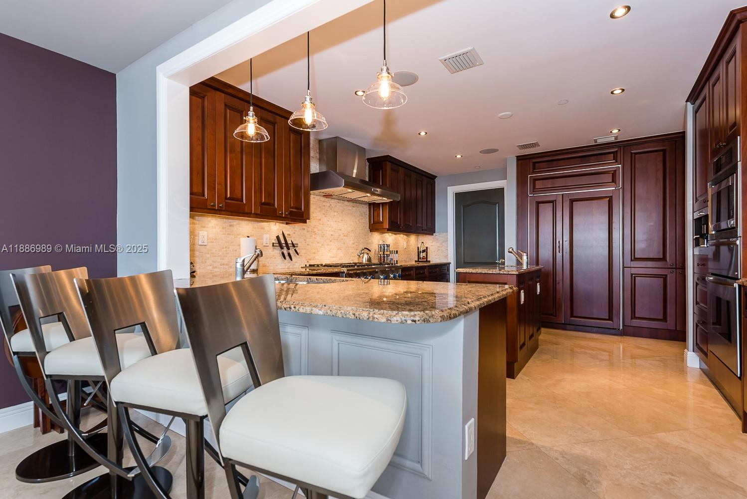VILLAS OF POSITANO CONDO - Residential Lease