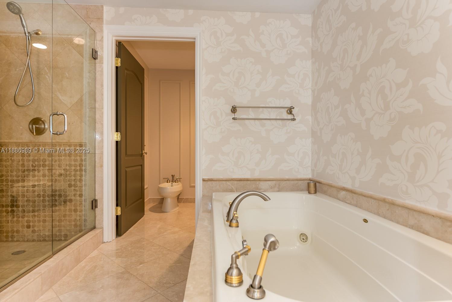 VILLAS OF POSITANO CONDO - Residential Lease