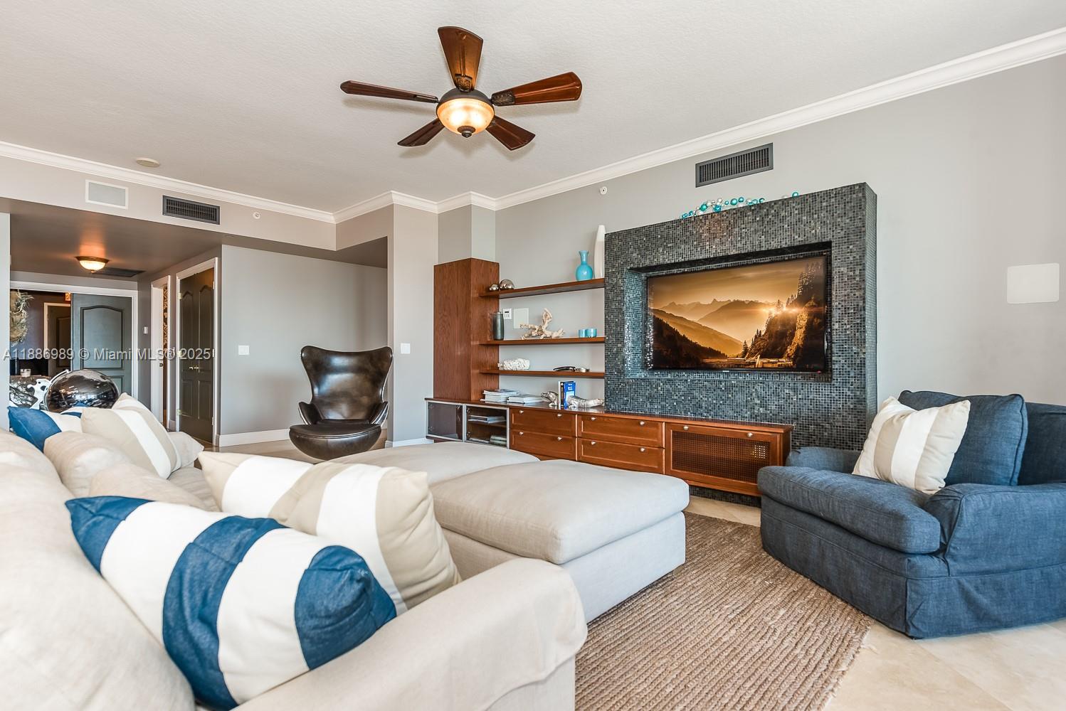 VILLAS OF POSITANO CONDO - Residential Lease