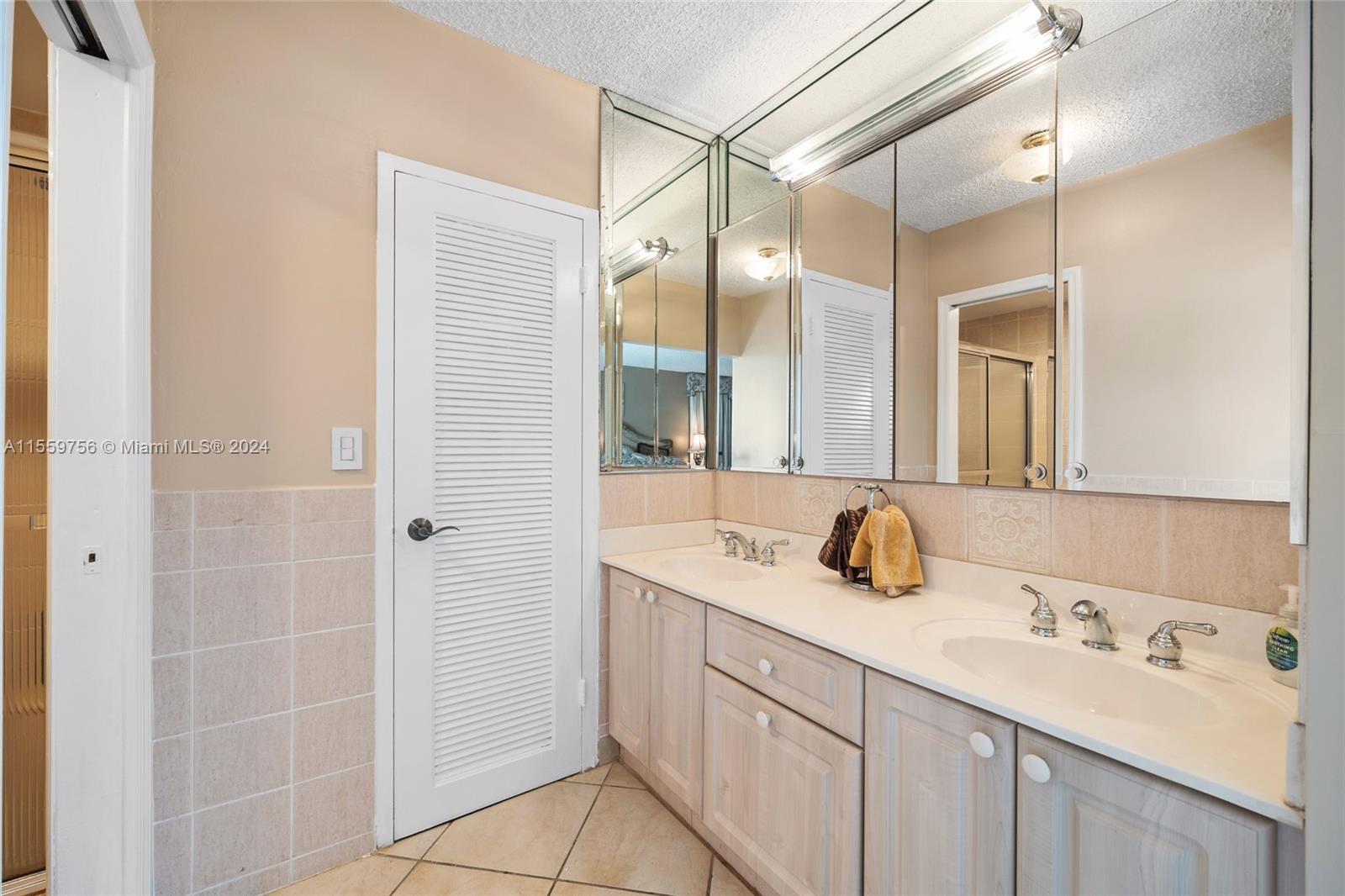 SEA AIR TOWERS CONDO - Residential Lease