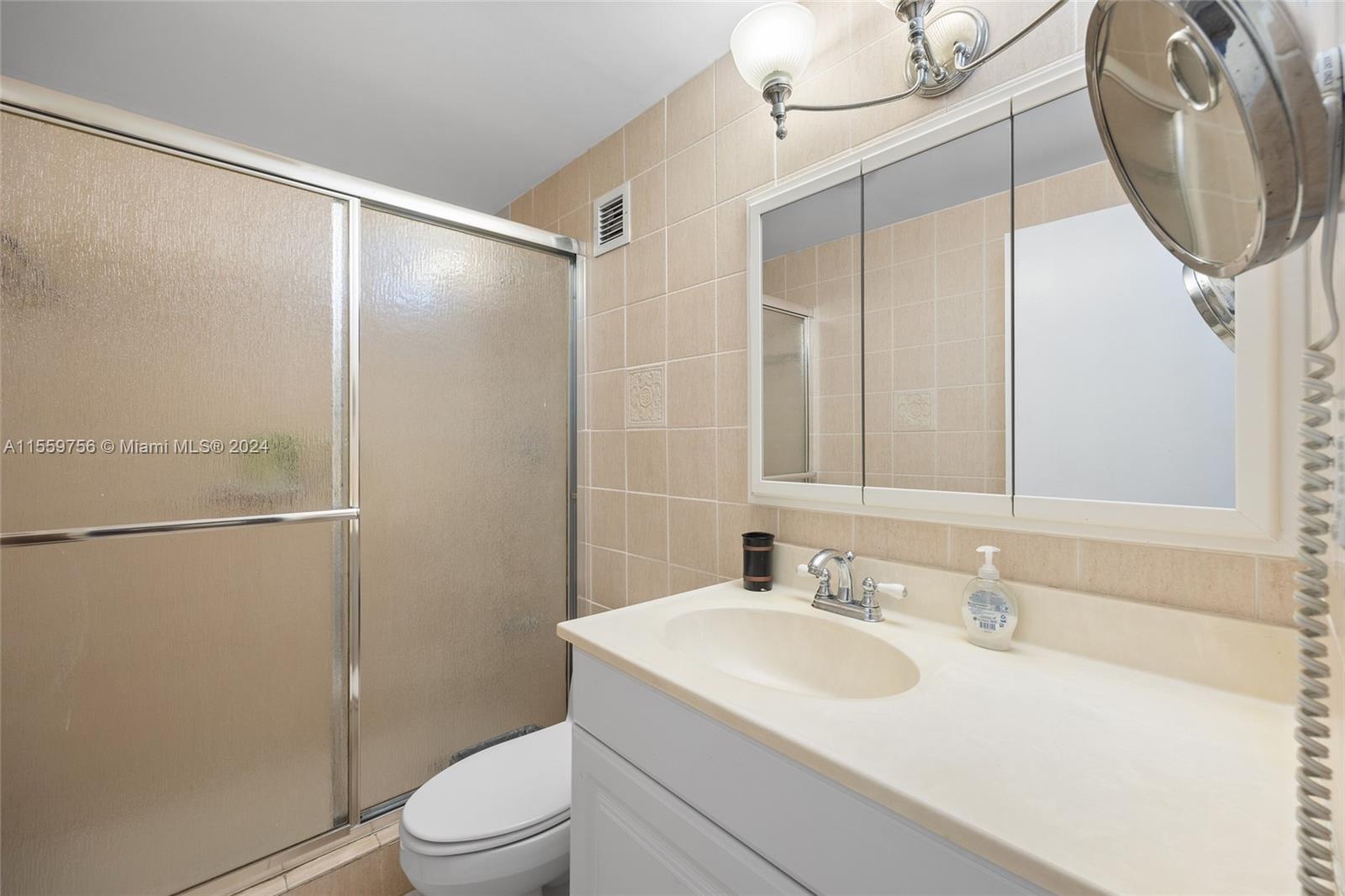 SEA AIR TOWERS CONDO - Residential Lease