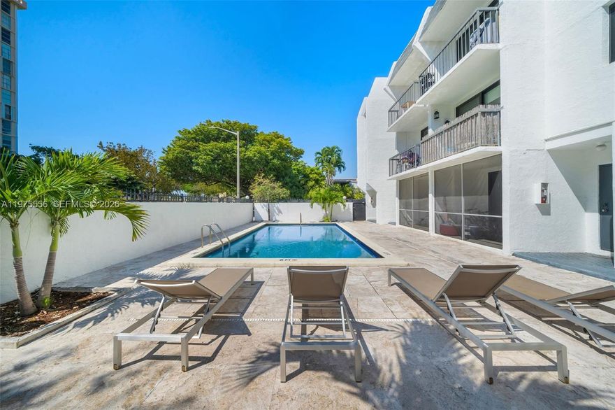 Same-day approval ! Fast and easy move-in! 

Spacious 1 bedroom / 1.5 bathroom unit ready for immediate occupancy.

Assigned parking space included plus guest parking available. Conveniently located in North Miami near grocery stores, restaurants, everyday essentials, and with easy access to major roads.