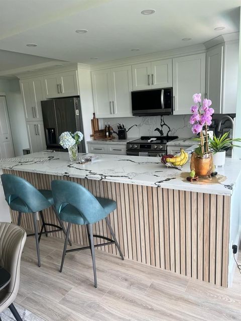 2500 NE 48th Ln 607 Fort Lauderdale FL 33308