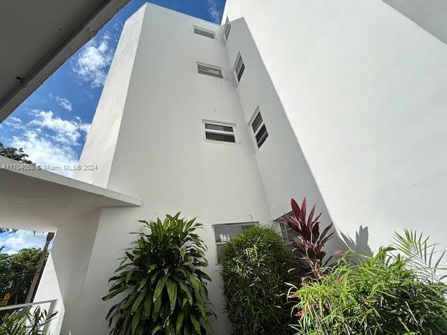 1075 93rd St 401, Bay Harbor Islands, Miami-Dade County, Florida - 2 Bedrooms  
2 Bathrooms - 