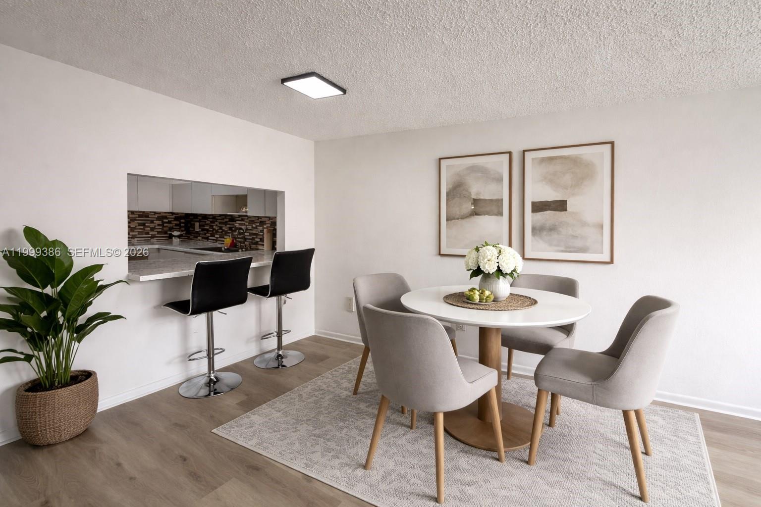 LOS ARBOLES CONDO - Residential