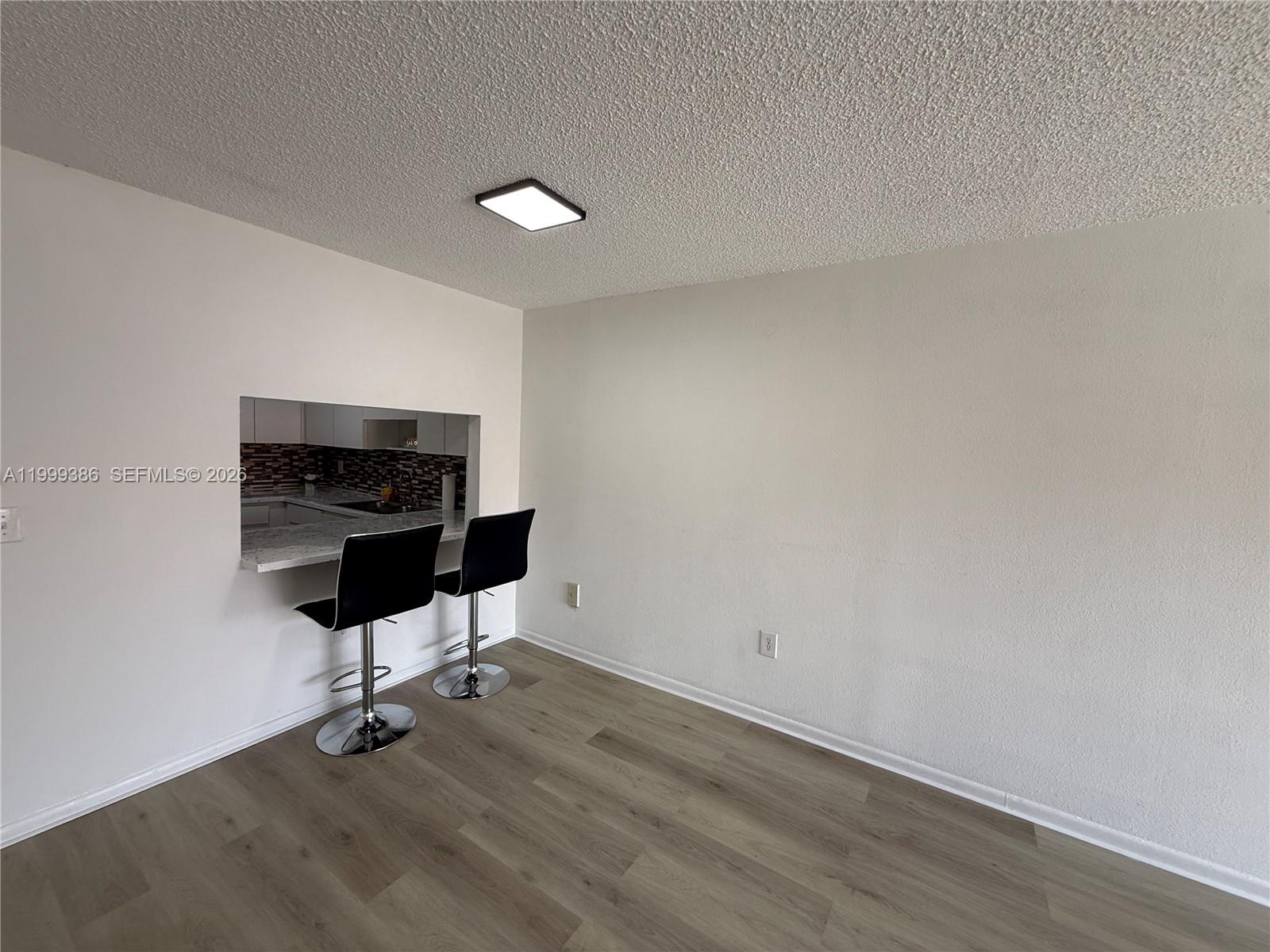 LOS ARBOLES CONDO - Residential