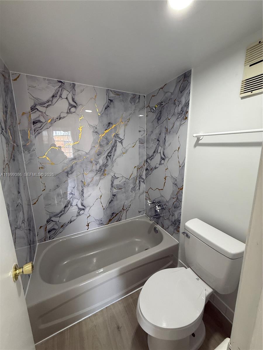 LOS ARBOLES CONDO - Residential