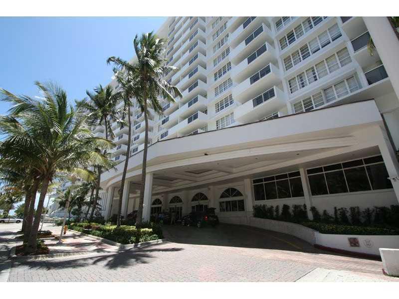 Bright, gorgeous and Recently renovated 1 bedroom 1 bath Jr. w/laminate and tile floors, Ocean view, located in the pool side of the building, with big balcony, furnished with 2 twin beds in bedroom. Internet and dvr cable included in rental, landlord p refers to rent long term. Great location, where Lincoln Rd meets the ocean, within walking distance to the most trendy restaurants and places in South Beach. Easy to show