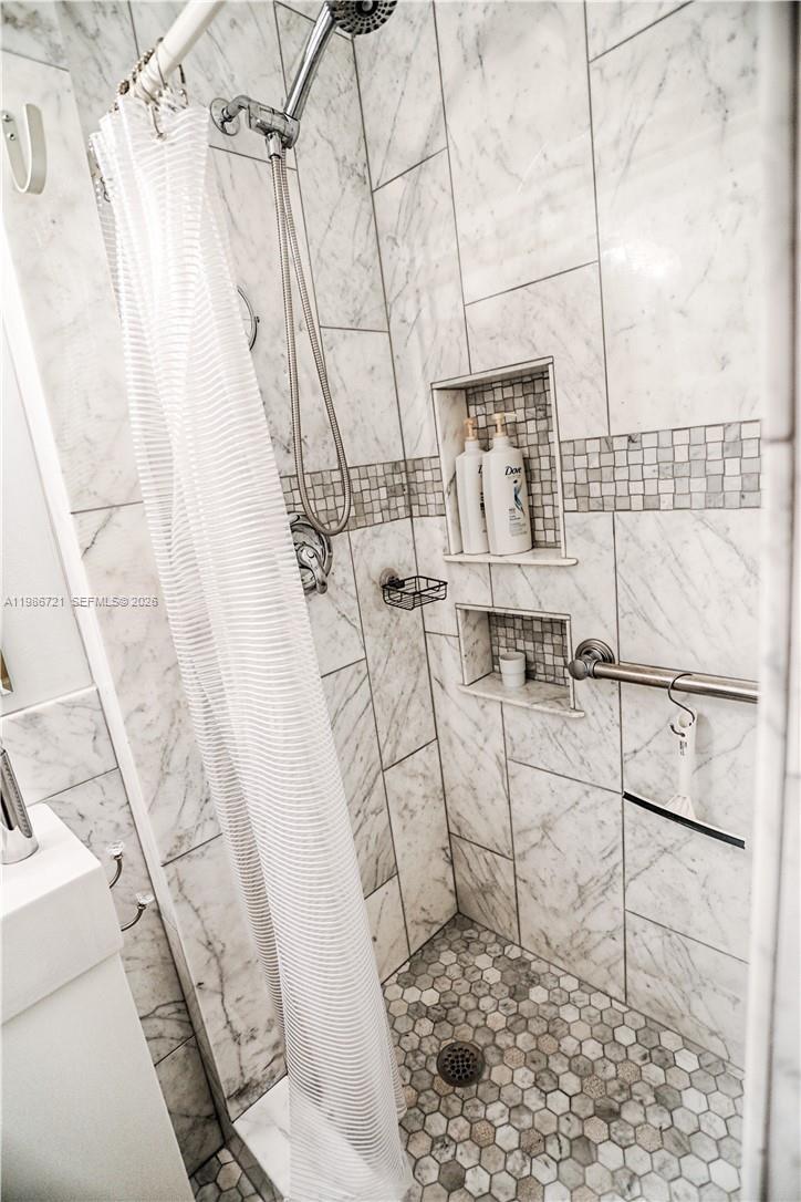 PETITE - Residential Lease