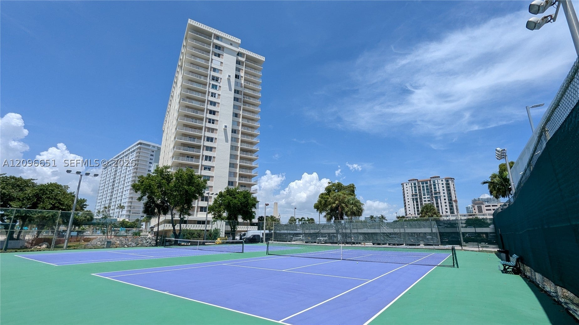 300 Bayview Dr 206