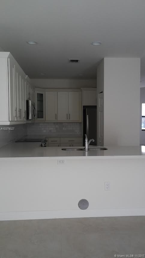 Doral Cay - Residential Lease