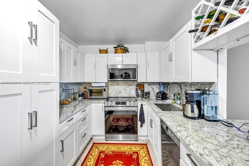 ARLEN HOUSE EAST CONDO - Residential