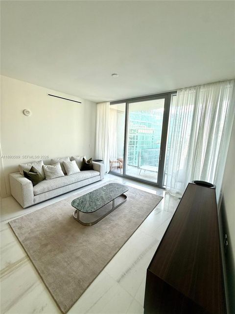 300 Biscayne Blvd Way 4209 Miami FL 33131