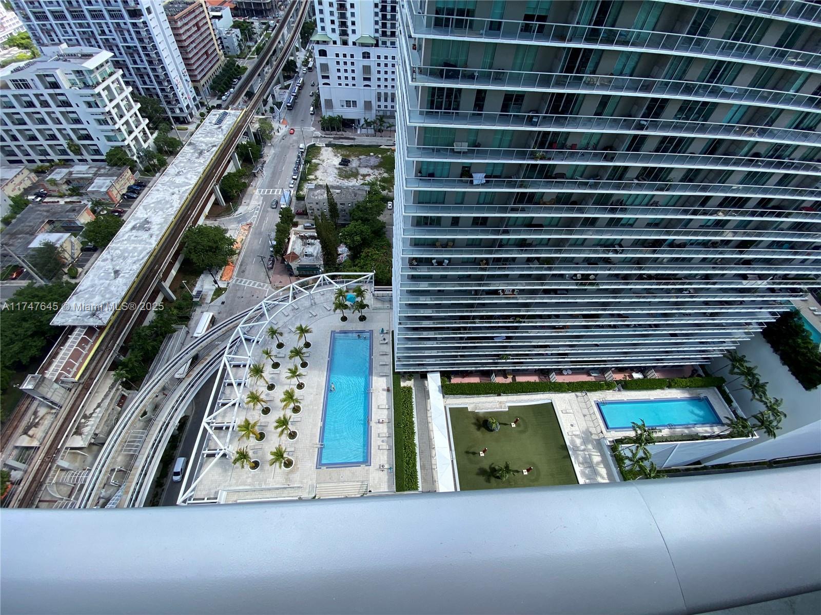 THE AXIS ON BRICKELL COND - Residential Lease