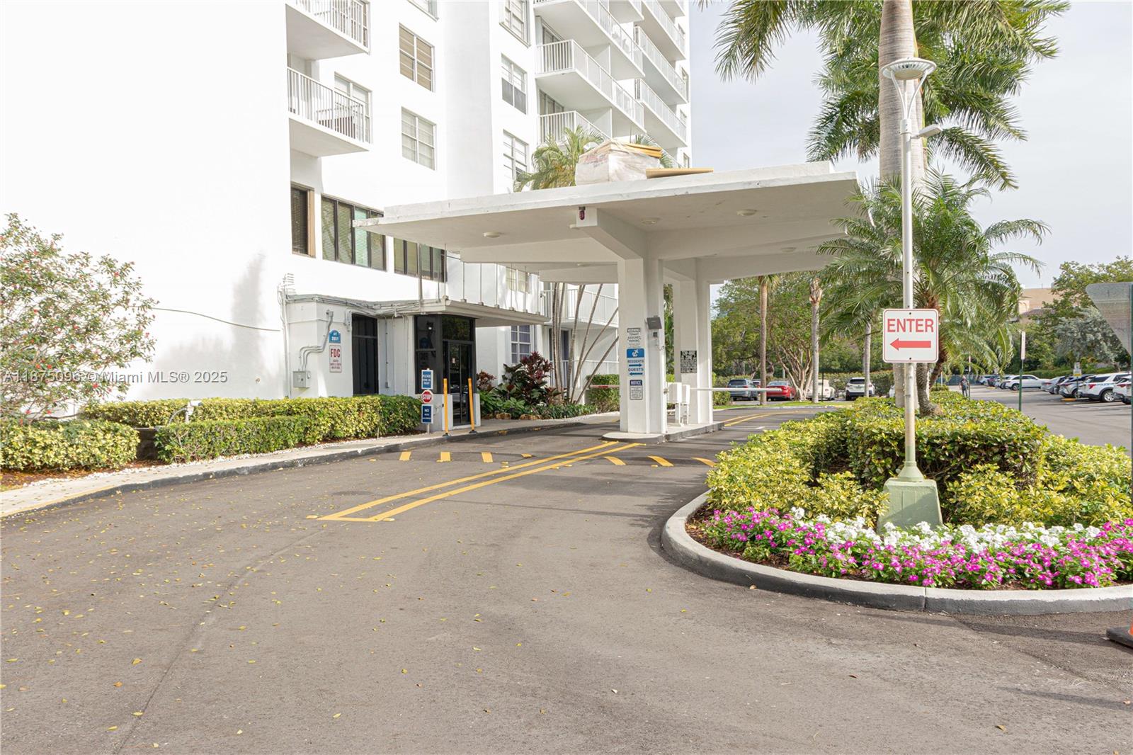ADMIRALS PORT CONDO EAST - Residential