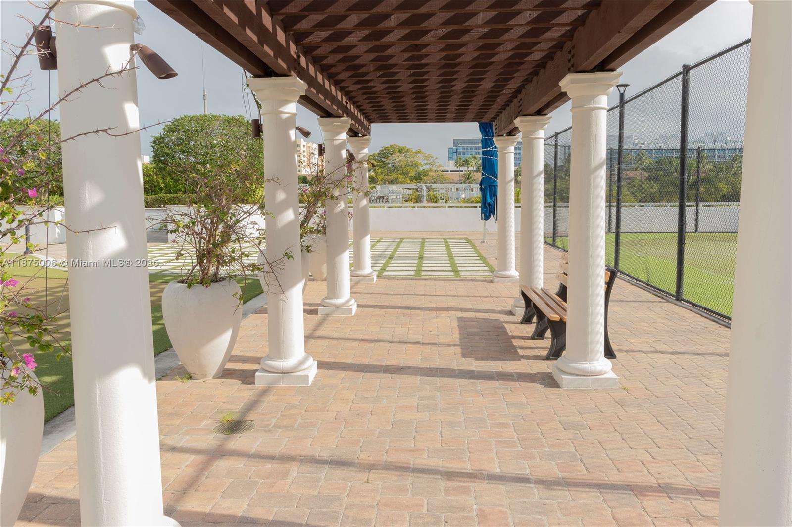 ADMIRALS PORT CONDO EAST - Residential