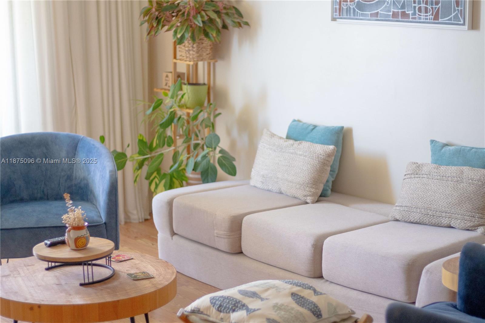 ADMIRALS PORT CONDO EAST - Residential