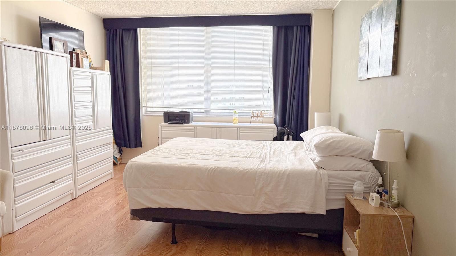 ADMIRALS PORT CONDO EAST - Residential