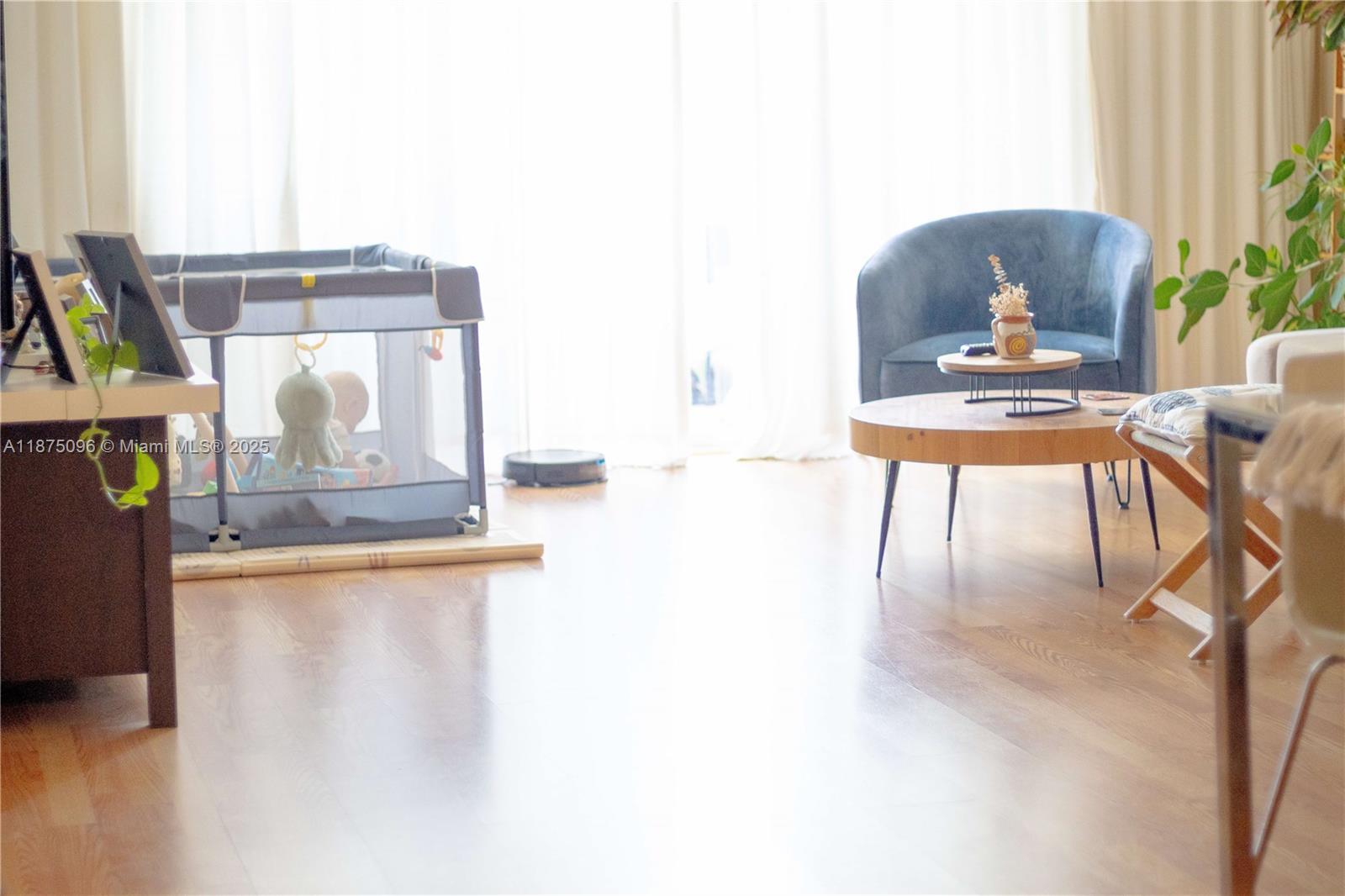 ADMIRALS PORT CONDO EAST - Residential