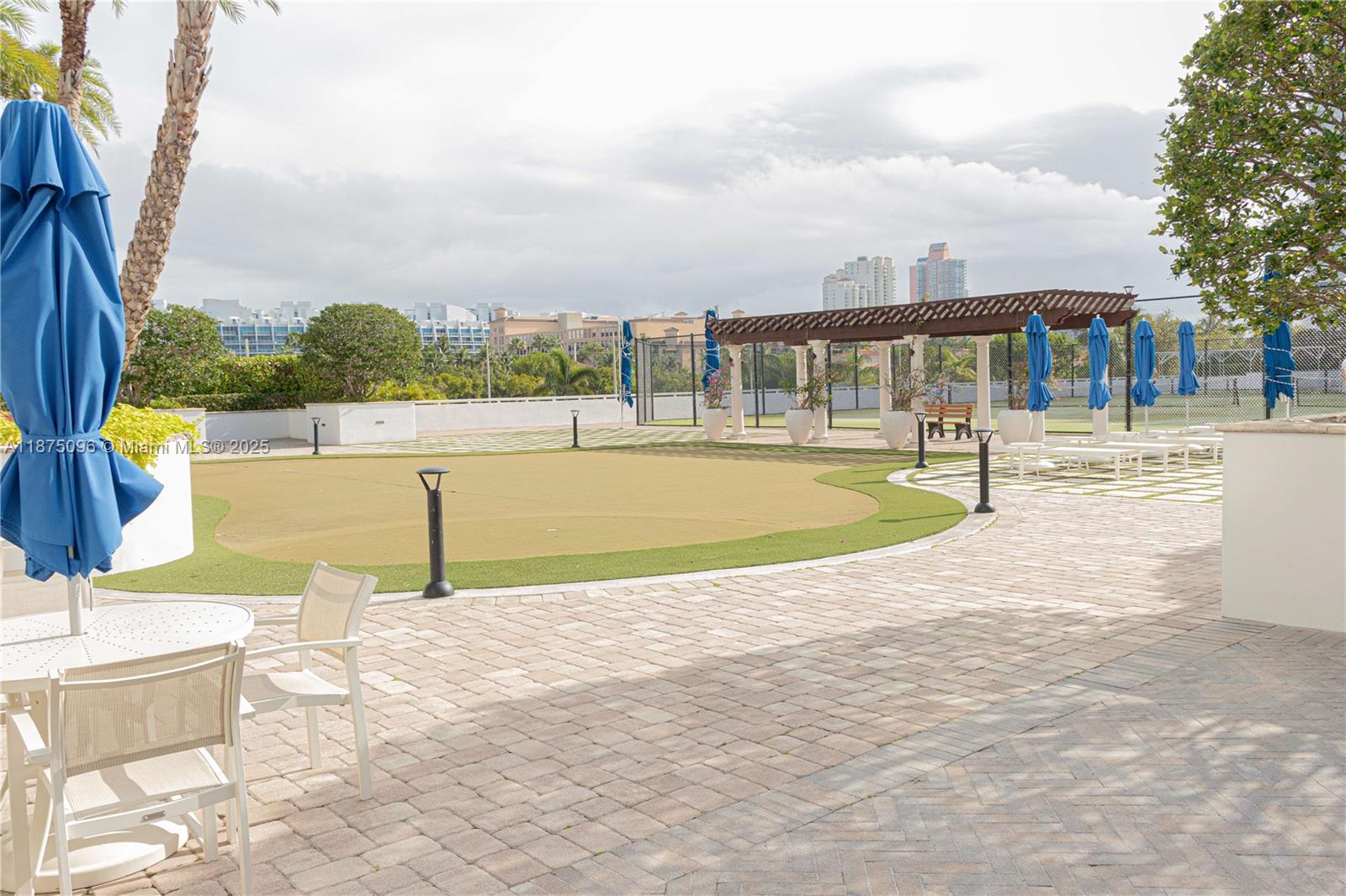 ADMIRALS PORT CONDO EAST - Residential