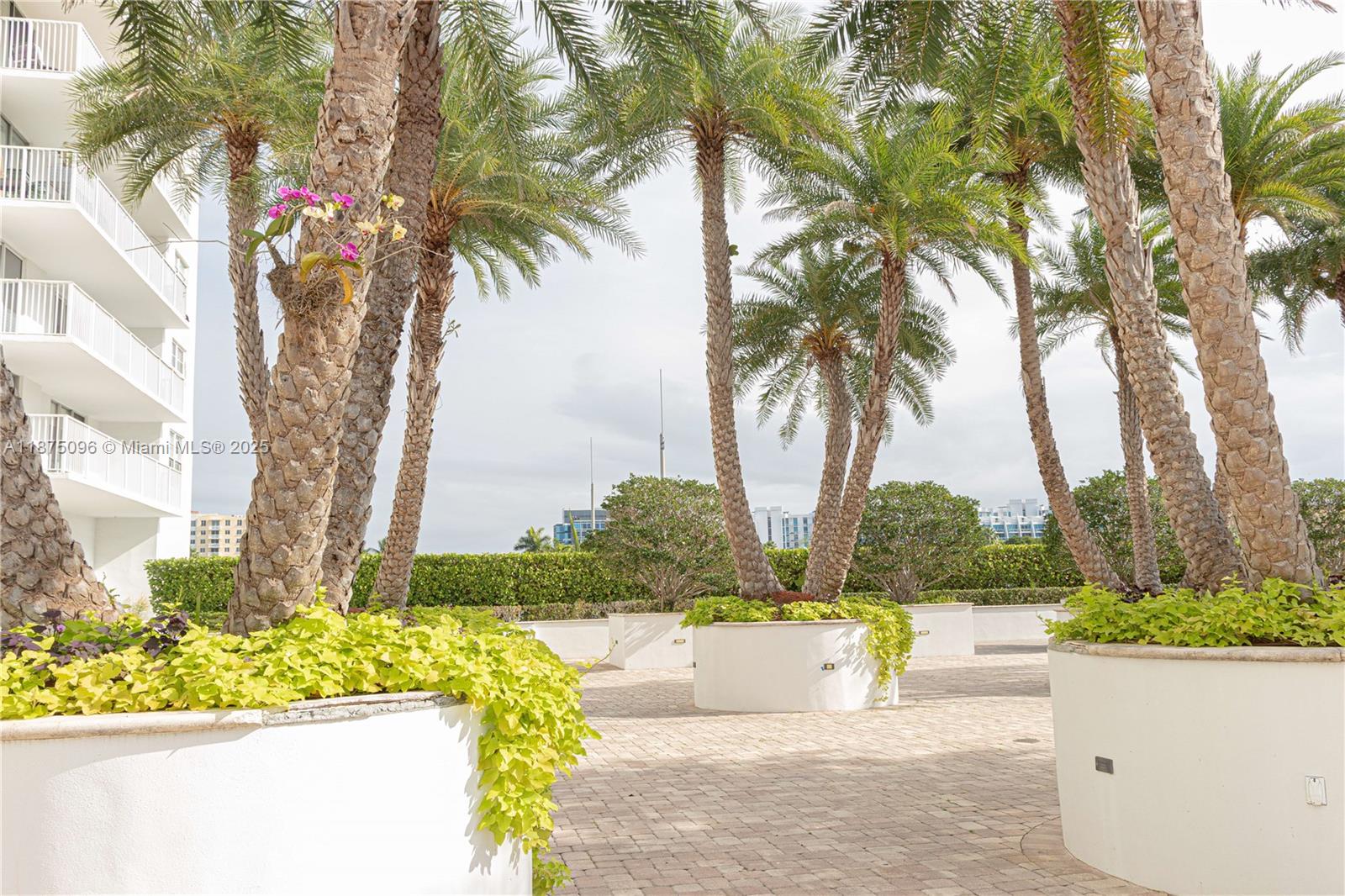 ADMIRALS PORT CONDO EAST - Residential