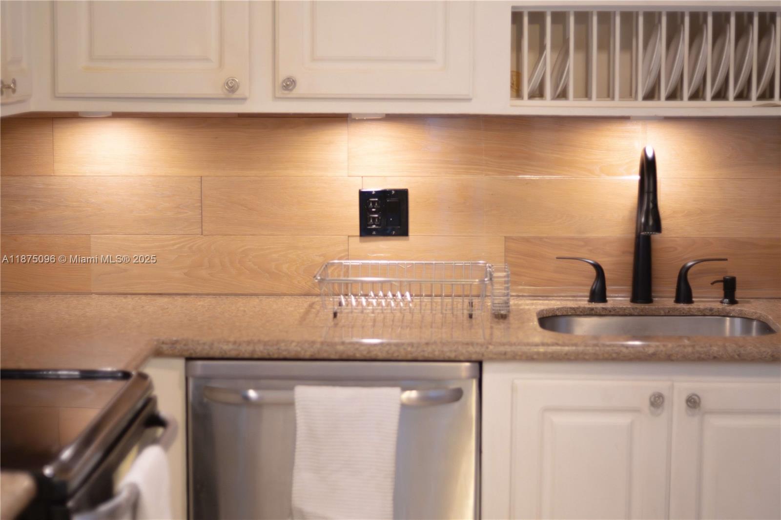 ADMIRALS PORT CONDO EAST - Residential