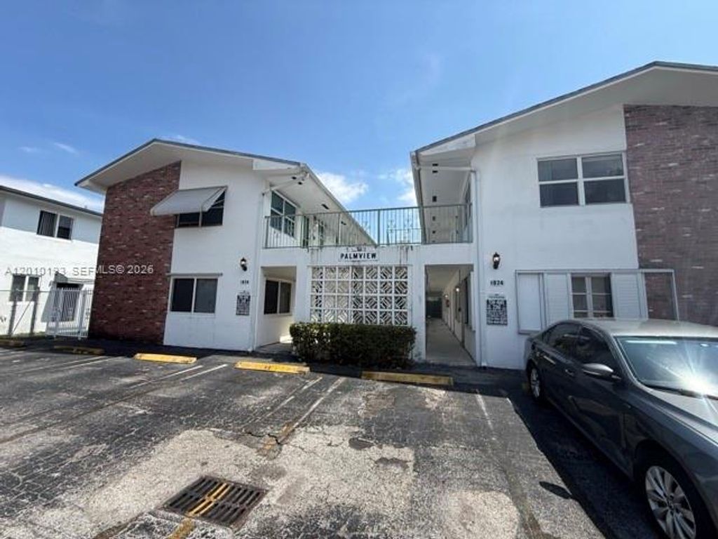 Photo of Hollywood, FL 33020 (MLS # A12010193)