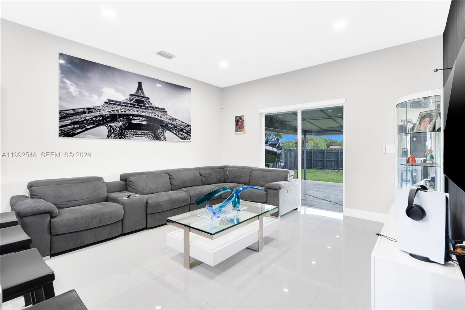 GRACELAND ESTATES NORTH - Residential Lease