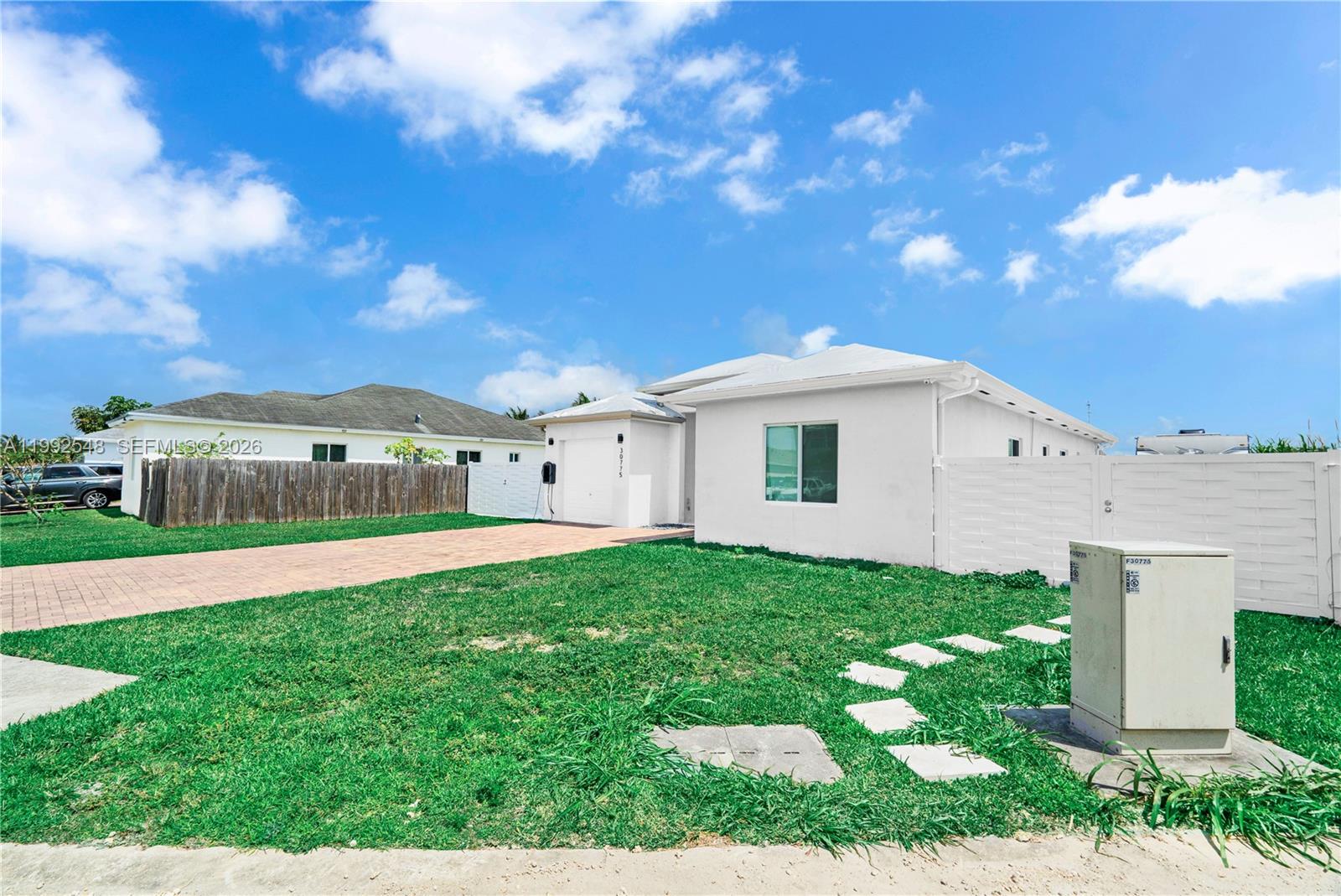 GRACELAND ESTATES NORTH - Residential Lease