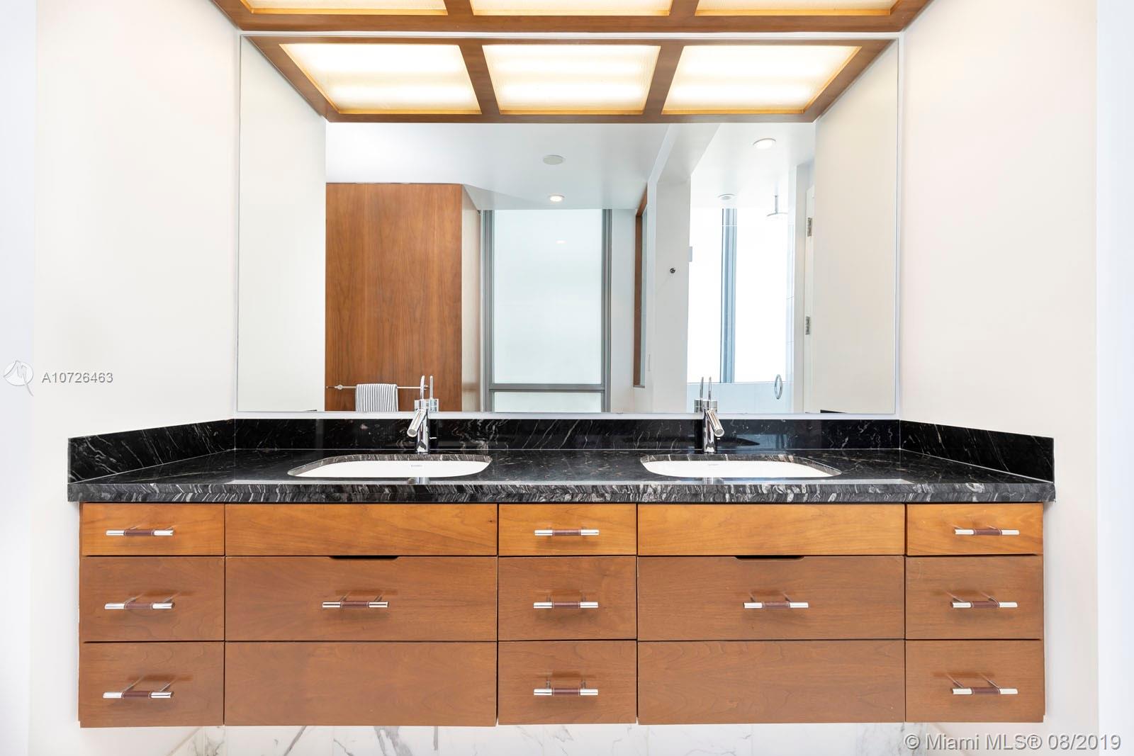 MARQUIS CONDO - Residential