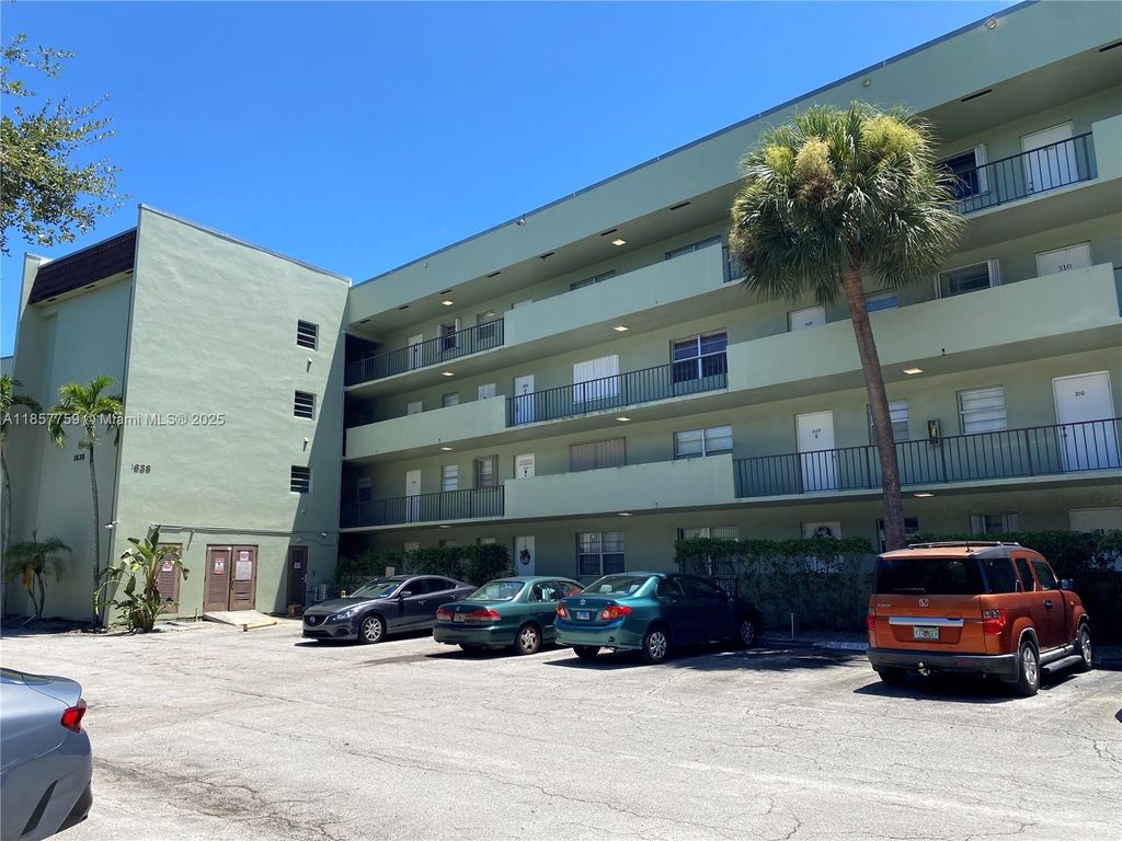 Photo of 1638 Embassy Dr #306, West Palm Beach, FL 33401 (MLS # A11857759)