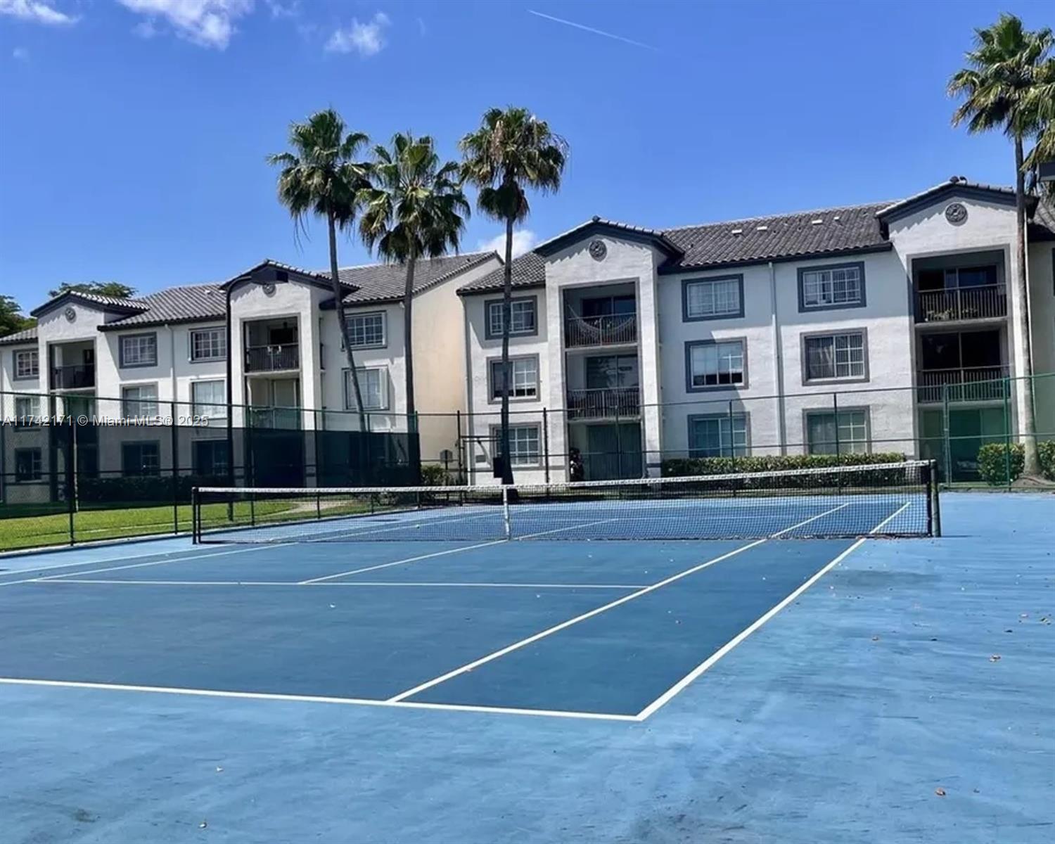 4580 Nw 107 Ave 102, Doral, Miami-Dade County, Florida - 3 Bedrooms  
2 Bathrooms - 
