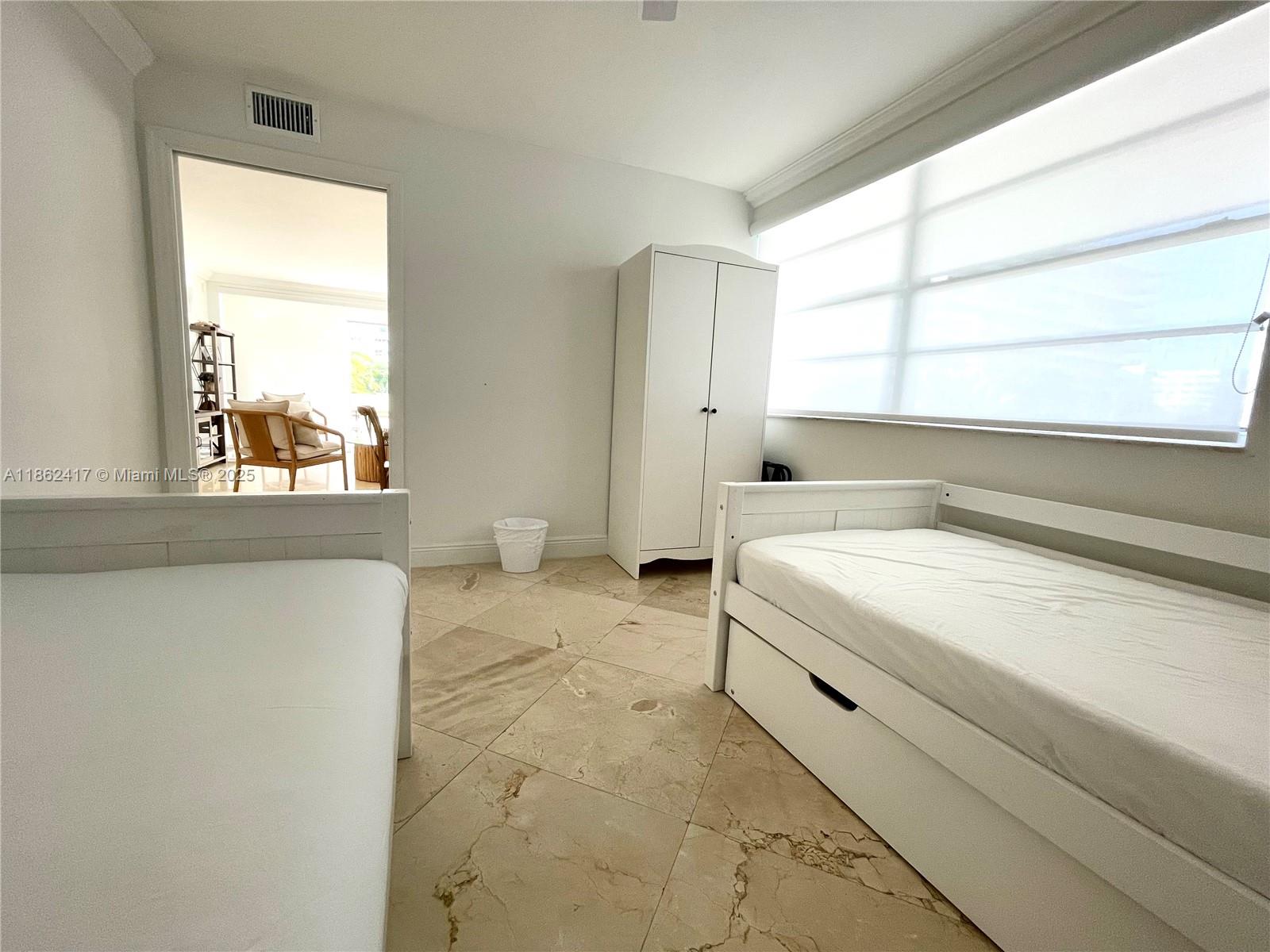 KEY BISCAYNE COMMODORE CL - Residential Lease