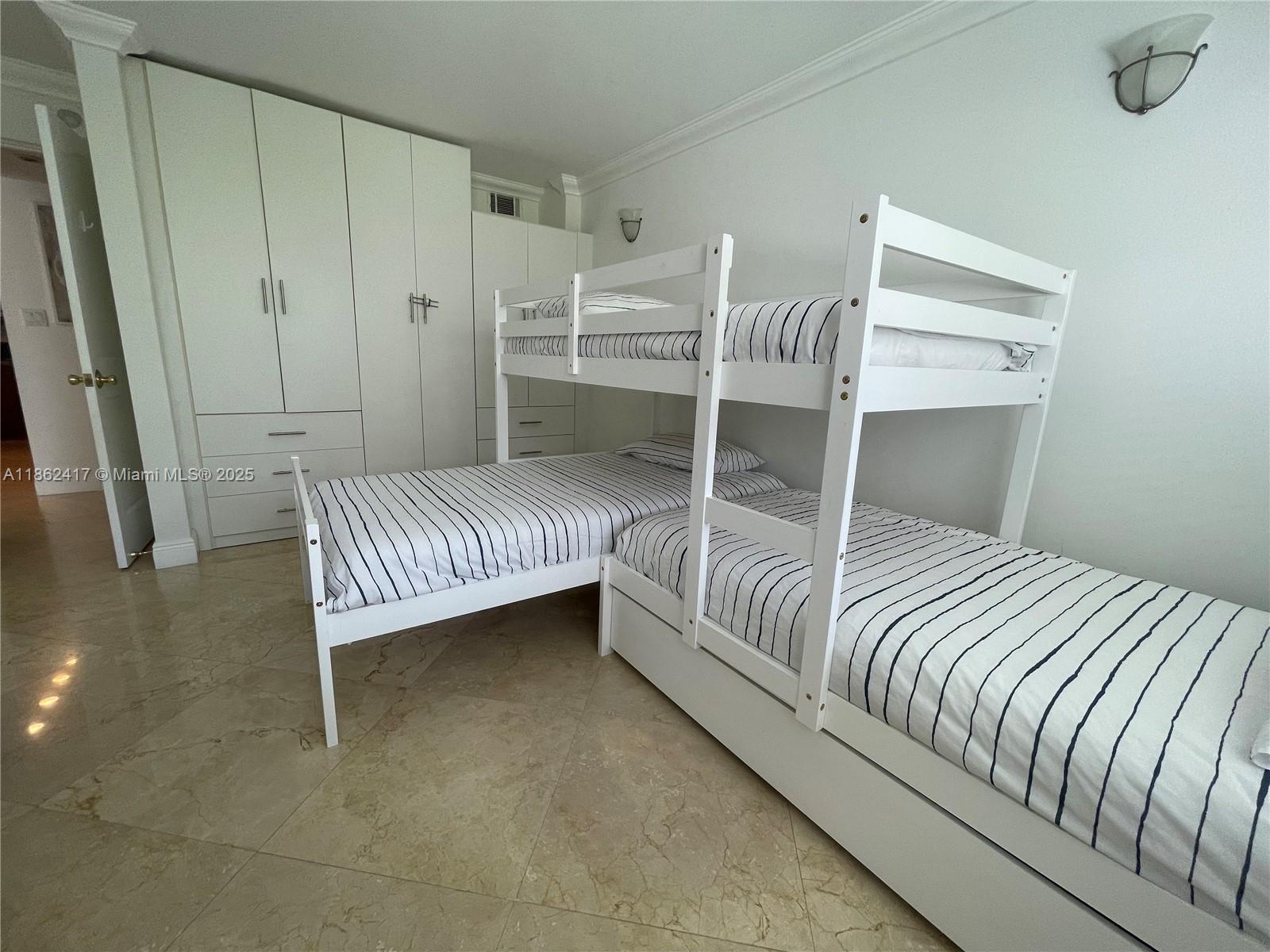 KEY BISCAYNE COMMODORE CL - Residential Lease