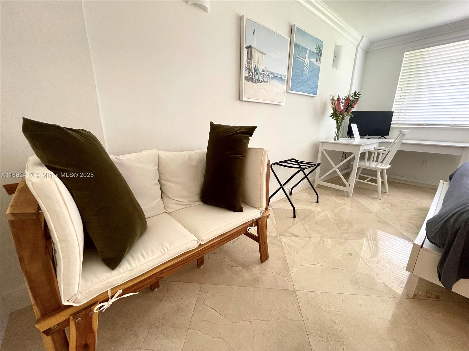 KEY BISCAYNE COMMODORE CL - Residential Lease