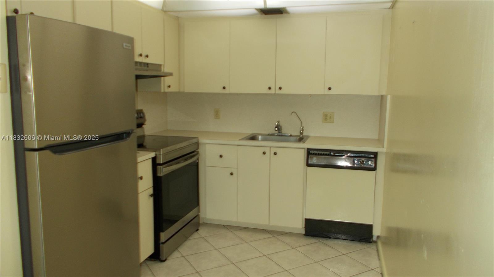 NEW HAMPTON AT CENTURY VI - Residential