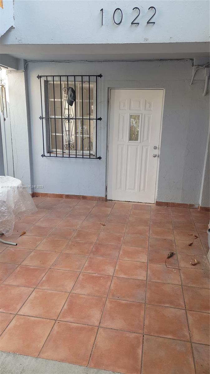 Little Havana Gem! First Floor 1 bedroom 1 bathroom with small private patio and a parking space. New kitchen and bathroom. Walk in closet and central AC and new appliances. Don't miss out!