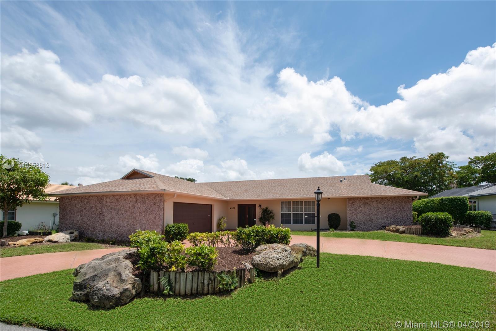 WOODLANDS SEC EIGHT - Residential