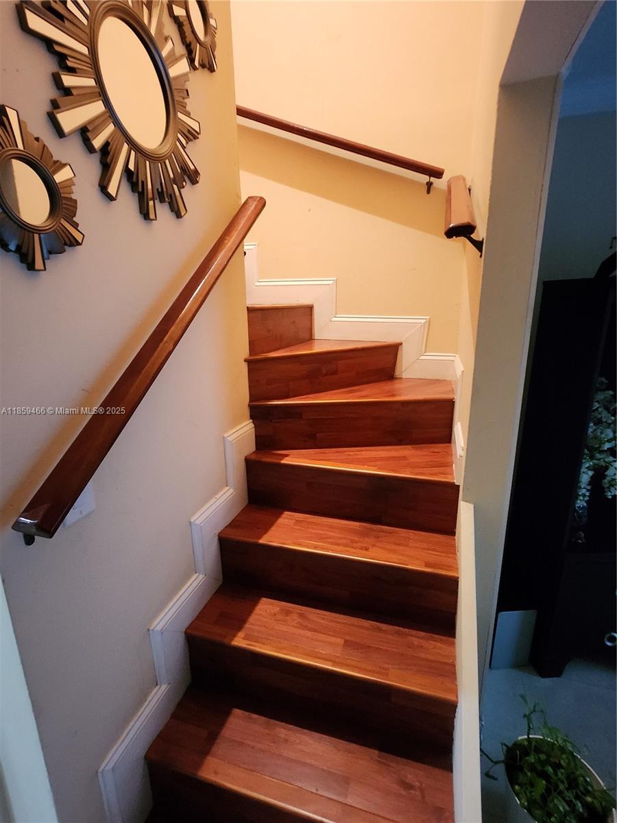 MIDWAY TRAIL PH I CONDO - Residential