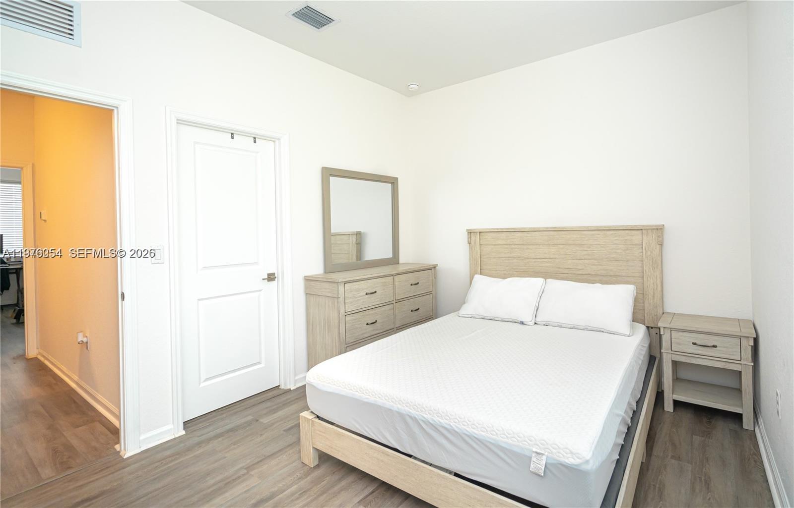 PRINCETON - Residential