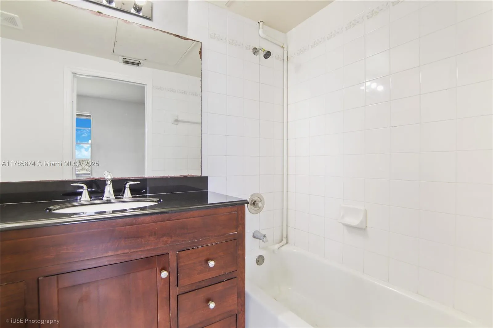 Sunrise, Florida 33325, United States, 3 Bedrooms Bedrooms, ,3 BathroomsBathrooms,Residential,Active,91271