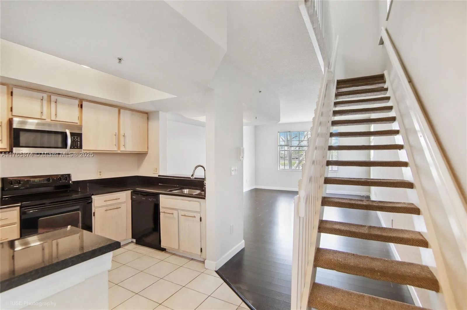 Sunrise, Florida 33325, United States, 3 Bedrooms Bedrooms, ,3 BathroomsBathrooms,Residential,Active,91271