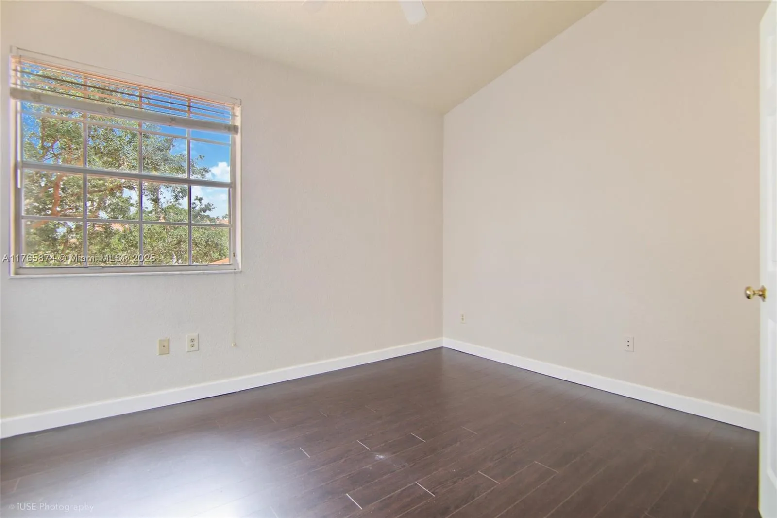 Sunrise, Florida 33325, United States, 3 Bedrooms Bedrooms, ,3 BathroomsBathrooms,Residential,Active,91271