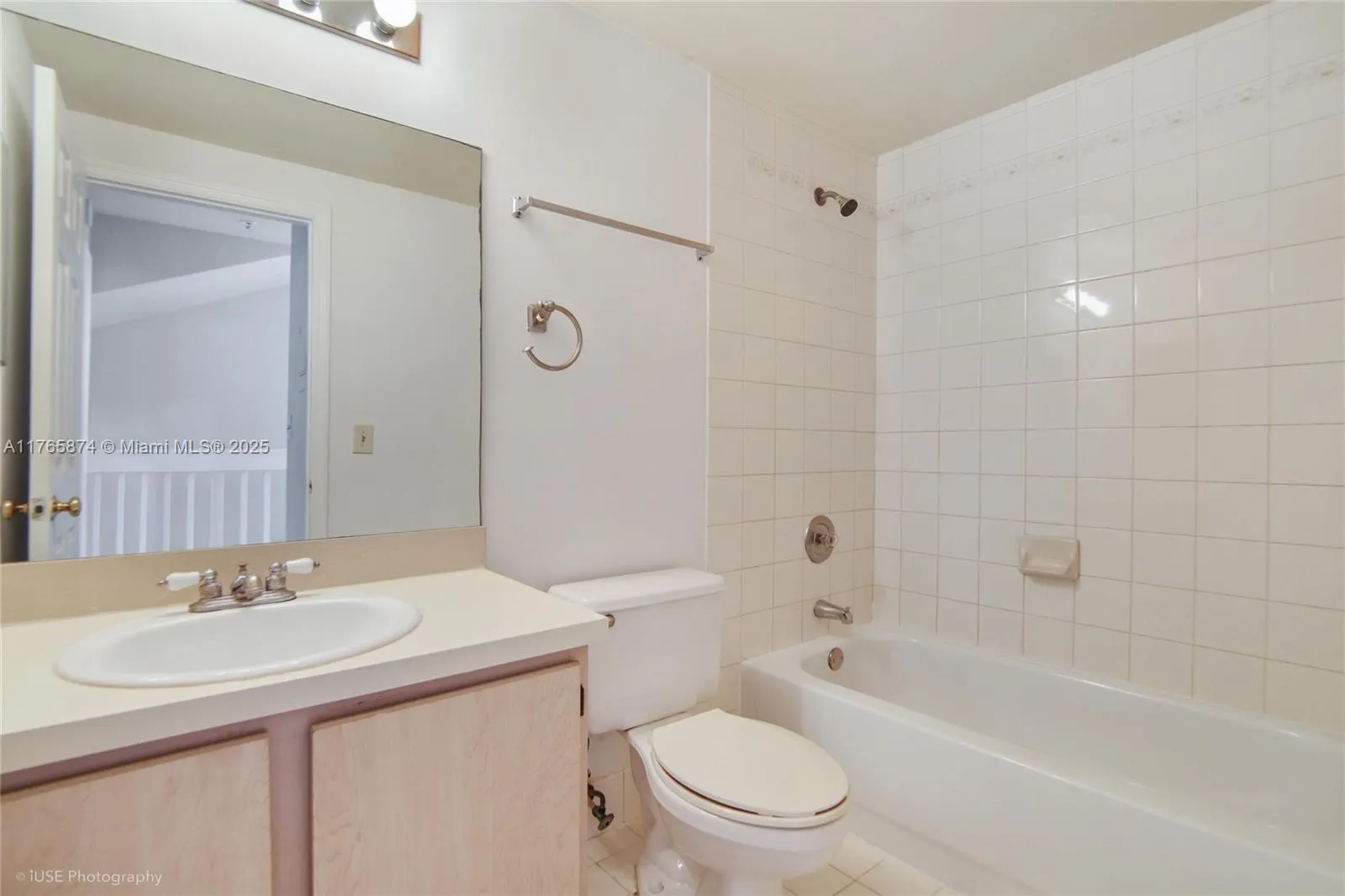 Sunrise, Florida 33325, United States, 3 Bedrooms Bedrooms, ,3 BathroomsBathrooms,Residential,Active,91271