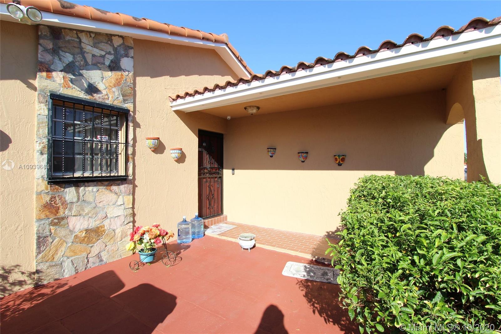 KENMORE VILLAS - Residential