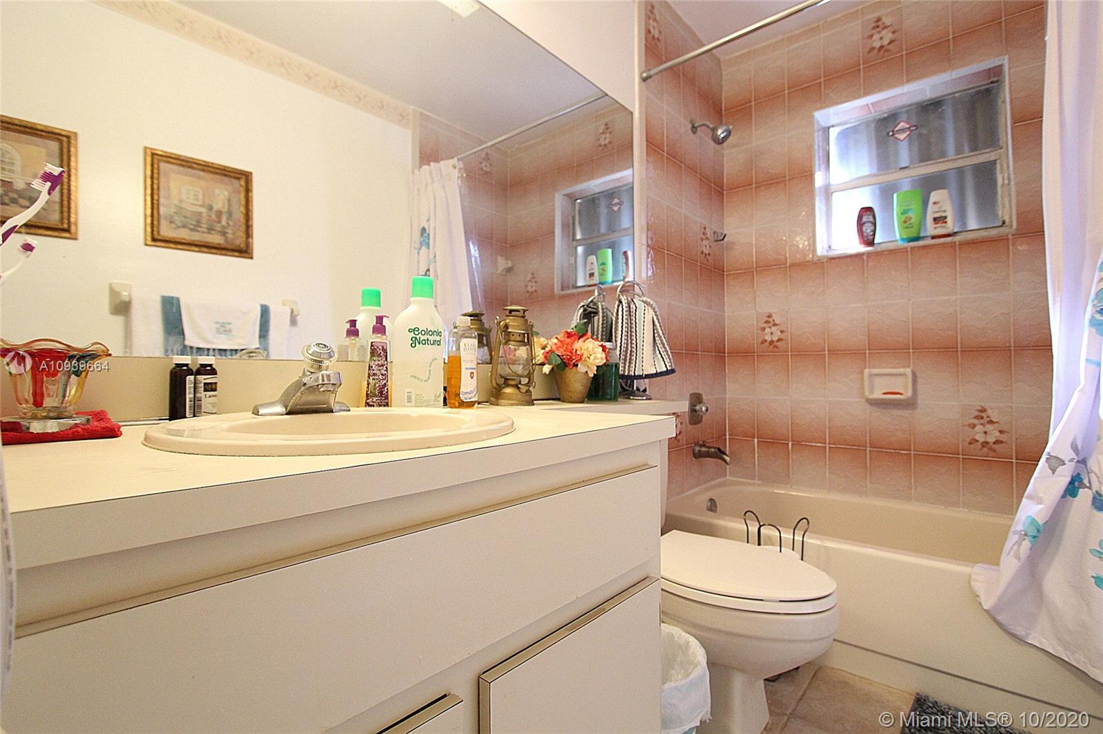 KENMORE VILLAS - Residential